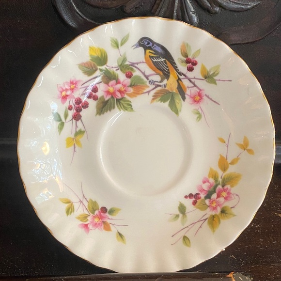 Royal Albert Woodland Series; Baltimore Oriole - Picture 3 of 6